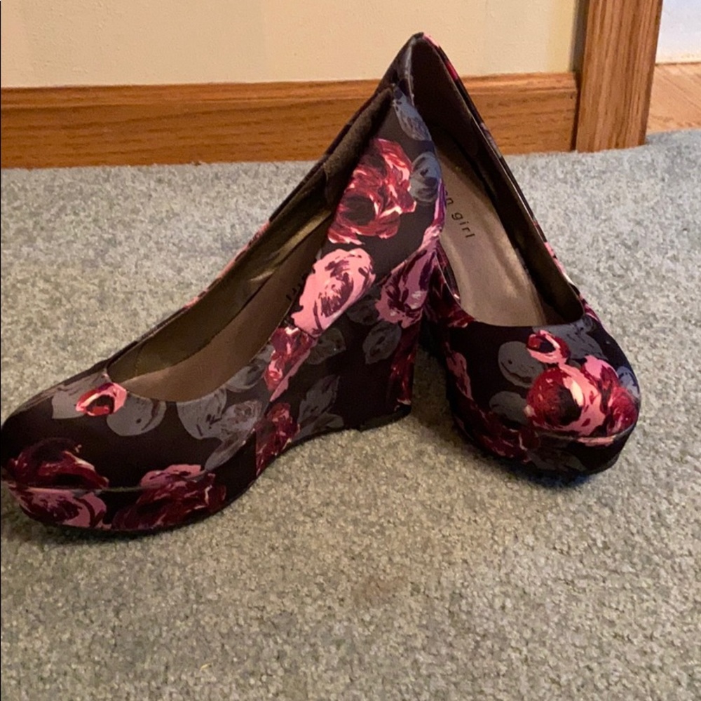 Wedges - Picture 2 of 5